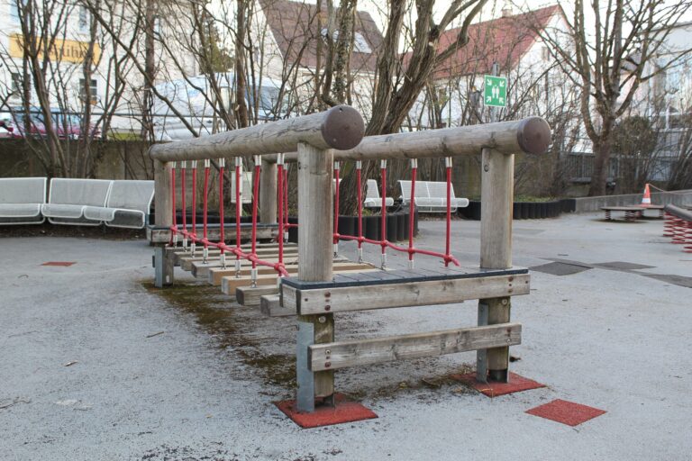 Schule Mering Pausenhof